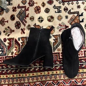 Never worn brand new TOPSHOP black suede boots.       Size:US 7.5, EUR 38, UK 5